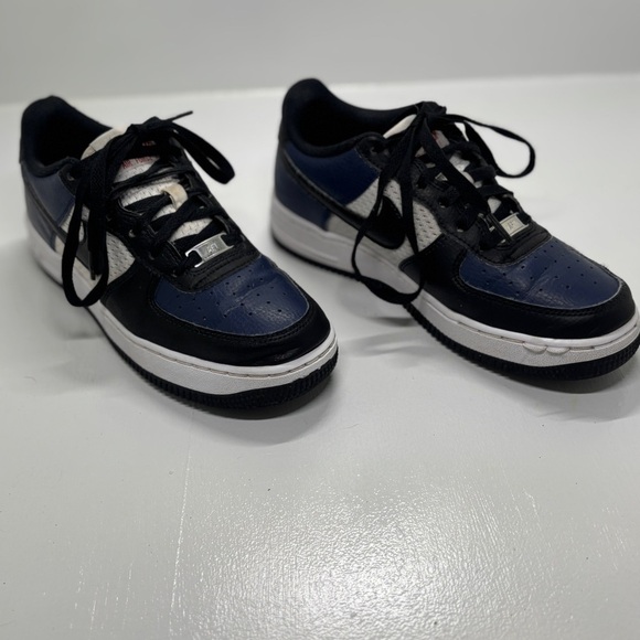 Nike Kids' Black and Blue Nike Air Force One size 4.5 Y - Picture 2 of 11